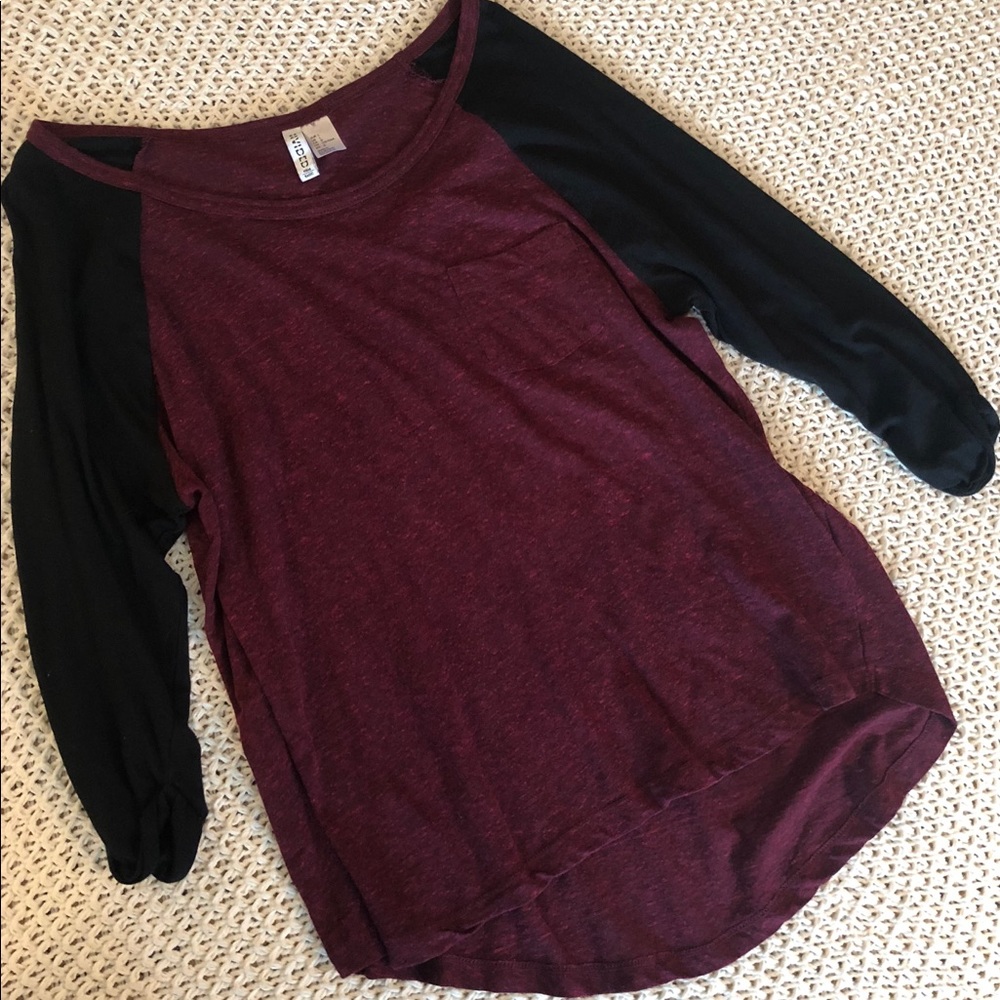 DIVIDED Tops- Baseball T-Shirt